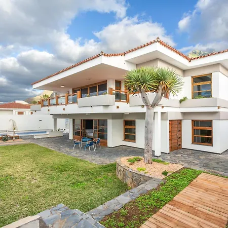 Karat Seaview
